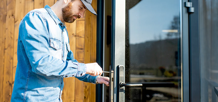 Frameless Glass Storefront Door Locks Replacement in Quincy